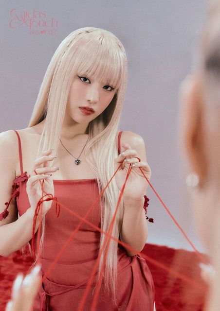 KISS_OF_LIFE_Natty_Midas_Touch_concept_photo_1