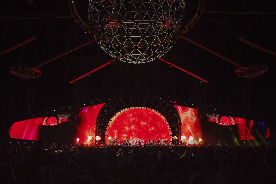 lsrfm coachella crowd